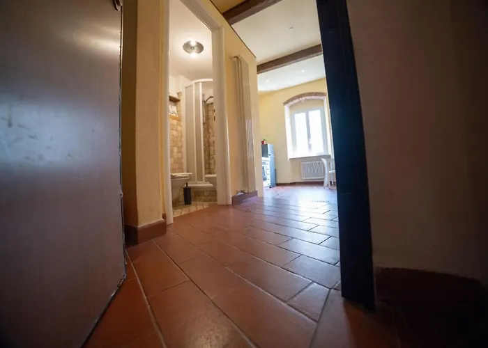 Aicha House * Ливорно