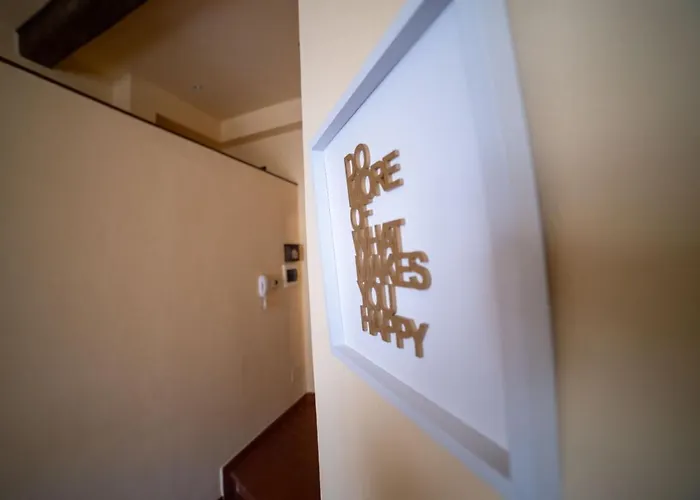 Aicha House Ливорно