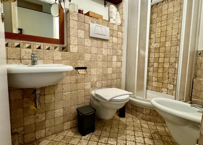 Aicha House Ливорно