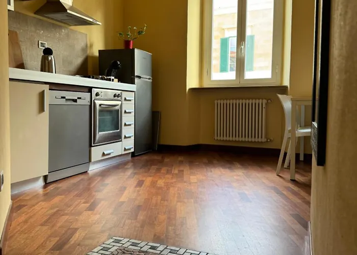 Aicha House Ливорно